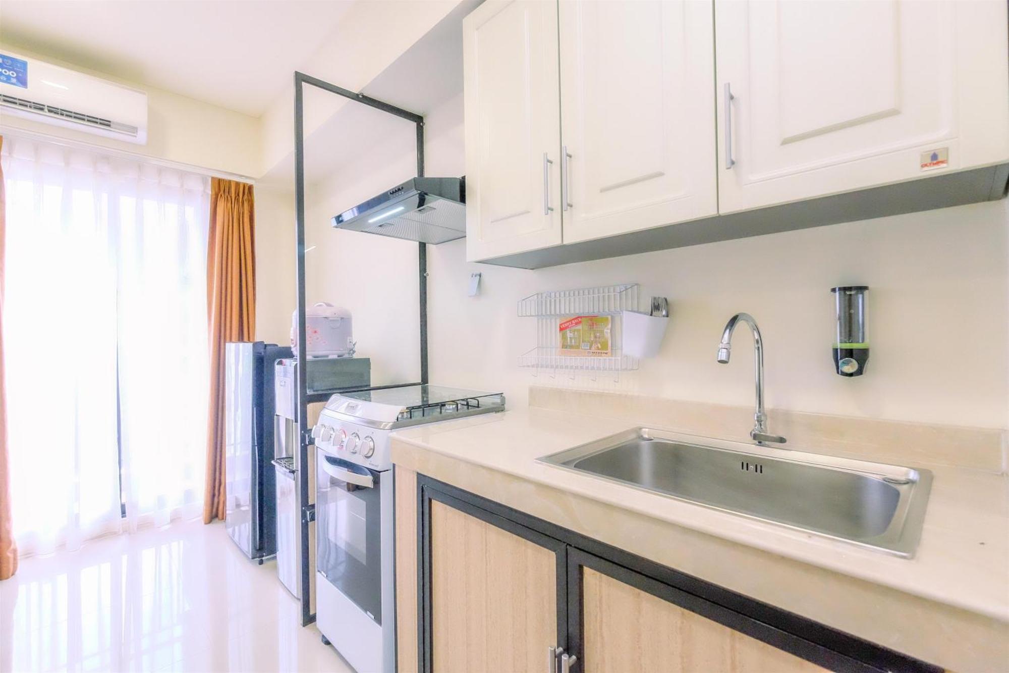 Modern And Simply 2Br At Meikarta Apartment By Travelio Cikarang Kültér fotó